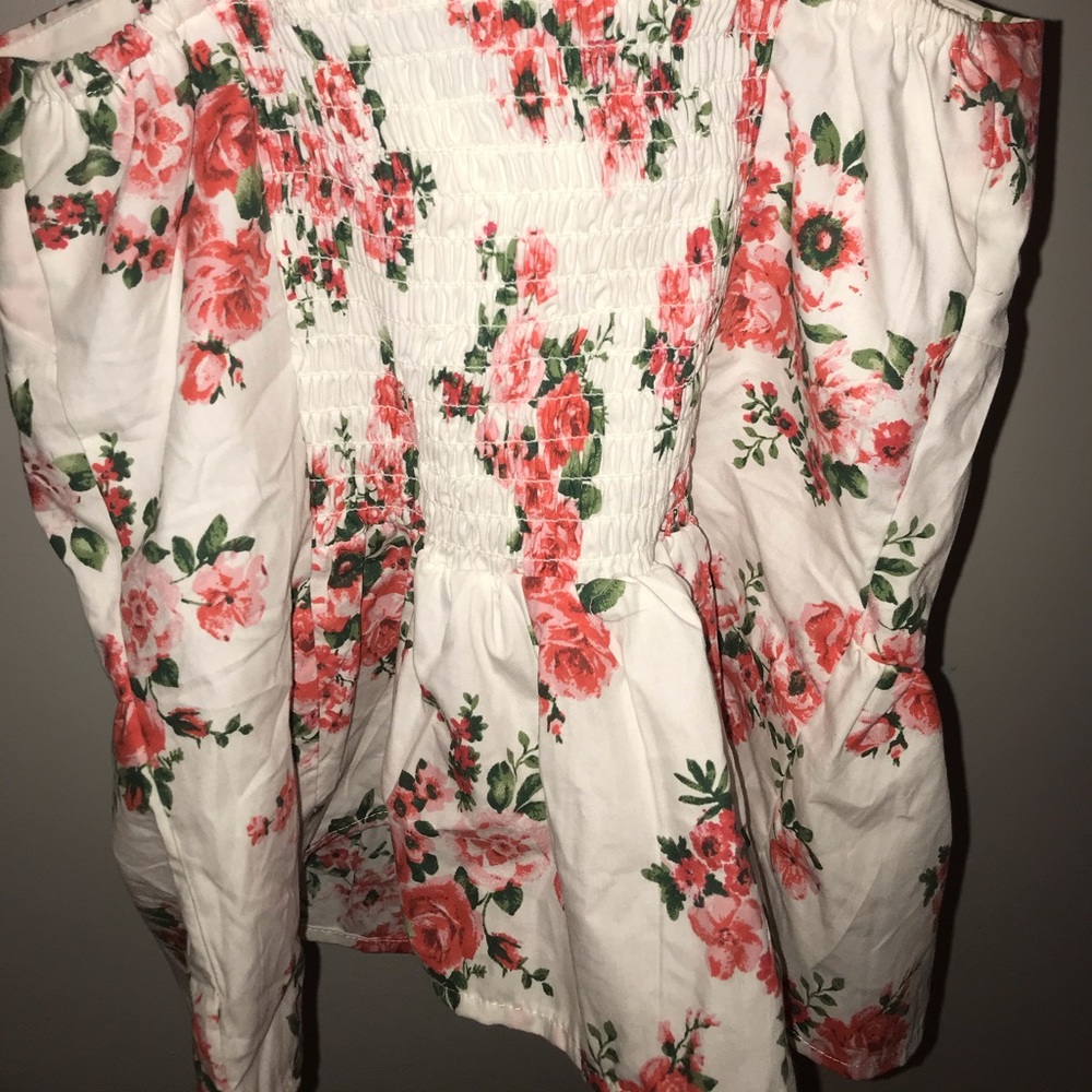 Top. - Picture 2 of 2